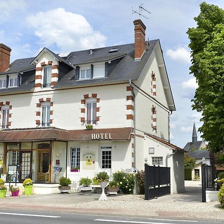 סלבריס Logis Hotels Restaurant Le Dauphin מראה חיצוני תמונה